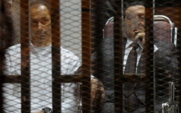 نقل مبارك إلى سجن طرة لتنفيذ عقوبة «قصور الرئاسة»
