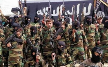بالفيديو.. قائد سورى يعطى مهلة لعناصر داعش لتسليم أنفسهم
