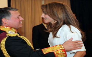 شوف ازاى استقبلت الملكة رانيا زوجها من السفر.. اتعلمى منها