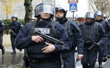 مقتل مشتبهين بينهما انتحارية بعملية مداهمة للشرطة الفرنسية شمال باريس