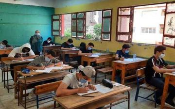 طلاب الشهادة الإعدادية بالقاهرة يبدأون غدا امتحانات نهاية العام