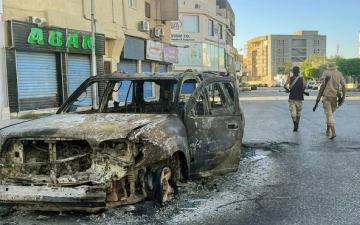 هدوء حذر في طرابلس بعد اشتباكات خلفت نحو 130 قتيلًا وجريحًا .. وتبادل الاتهامات بين باشا أغا والدبيبة