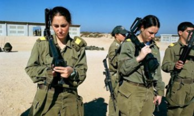 يديعوت أحرونوت : واحدة من بين ثماني مجندة إسرائيلية تعرضت للإغتصاب العام الماضى