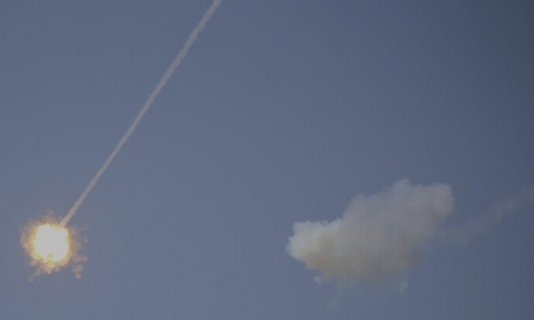 إطلاق صاروخين من غزة يسقطان فى البحر قبالة سواحل تل أبيب