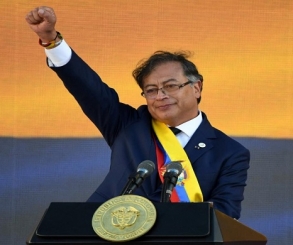 لماذا يعتبر انتخاب رئيس كولومبيا الجديد تحولًا تاريخيًا ؟