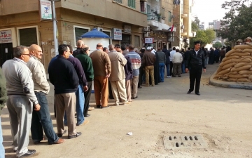 بعد ساعات : اقبال كبير على التصويت بمدينة الاسماعيلية