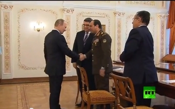بالفيديو… بوتين يلتقي السيسي ويصف قرار ترشحه بالمسؤول