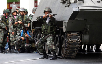 الجيش التايلاندي يوقف بث 10 محطات تلفزيونية