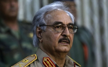 «حفتر» يدعو لرحيل رئيس الوزراء الليبي وتأجيل الانتخابات
