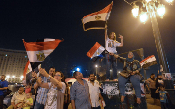 إحتفالات الشعب في ميدان التحرير بفوز السيسي بالرئاسة