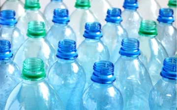 24 ألف مادة كيميائية بزجاجات المياه البلاستيكية تسبب السرطان