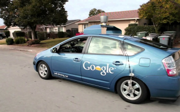 اختبار قيادة لسيارة جوجل التى تعمل بدون سائق
