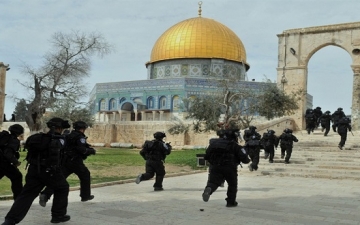 مخابرات الاحتلال تقتحم المسجد الأقصى