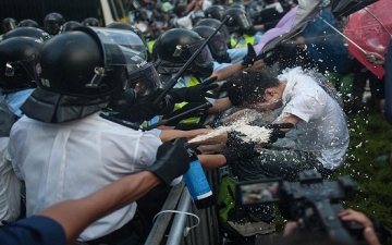 هونج كونج تحذر من ضرر اقتصادي دائم إذا استمرت التظاهرات