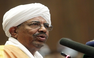 المجلس العسكرى السودانى: البشير متحفظ عليه والاعتقال لمن يثبت فساده