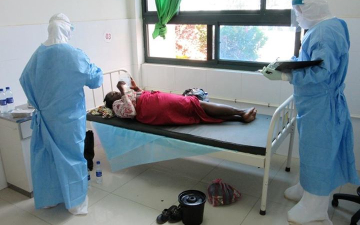 بالصور .. الصين ترسل عقارا تجريبيا للإيبولا إلى أفريقيا