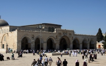 جـماعات يهودية متطرفة تقتحم المسجد الأقصى