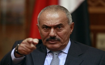 استمرارًا لمسلسل النهب.. عبد الله صالح يسطو على أراضى اليمن ويبيعها لصالحه!
