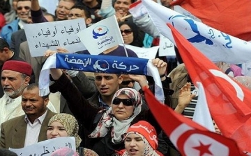 اخوان تونس يحرقون مقر حزب “نداء تونس”