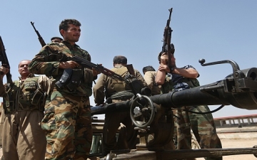 الأكراد يكسرون حصار تنظيم داعش لجبل سنجار بالعراق
