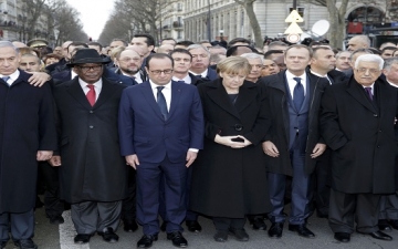 بالصور .. قادة العالم يتظاهرون ضد الإرهاب فى باريس