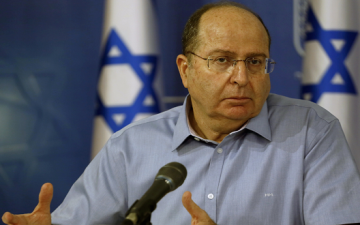 وزير الدفاع الإسرائيلى يهدد علماء الذرة الإيرانيين .. كيف؟!