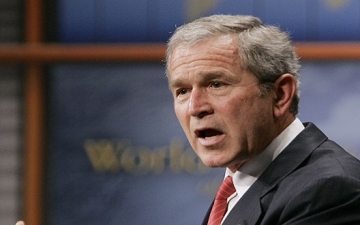 طالب أمريكى يتهم شقيق جورج بوش بأنه سبب ظهور داعش