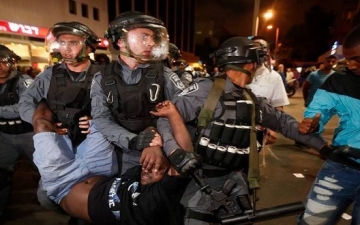بالفيديو والصور.. الشرطة الإسرائيلية تصيب عشرات الإثيوبيين فى تل أبيب