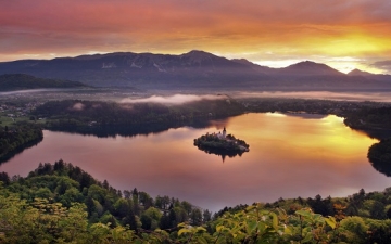 بحيرة بليد فى سلوفينيا .. عندما يمتزج الجمال بالسحر والخيال !!