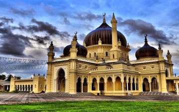 مسجد زاهر فى ماليزيا .. عندما يمتزج التصميم باركان الاسلام !!