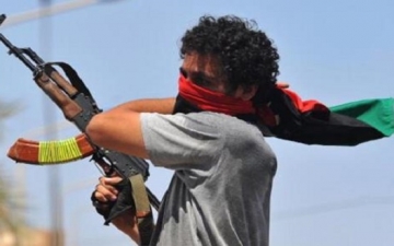 مجهولون يختطفون اثنين من حرس المنشآت النفطية الليبى