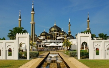 مسجد الكريستال فى ماليزيا .. عندما يصبح التفرد والتميز غاية