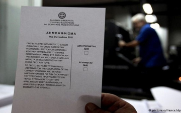 اليونانيون يبدأون التصويت على الإستفتاء على خطة الإنقاذ الأوروبية