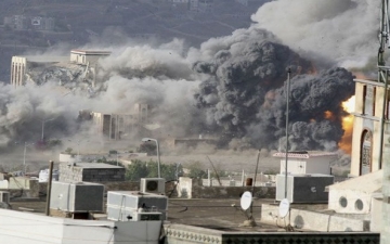 هجوم بالصواريخ على فندق إقامة رئيس الوزراء اليمنى فى عدن