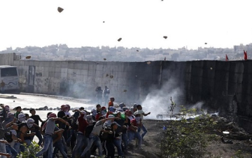 احتجاجات فلسطينية واسعة على قانون راشقى الحجارة