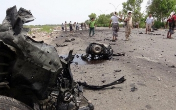 ارتفاع حصيلة ضحايا هجوم عدن الانتحارى إلى 50 قتيلاً