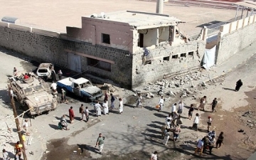 مقتل 30 جندياً يمنياً فى هجوم انتحارى على مقر عسكرى شرق عدن