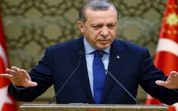 “الليرة” تفقد نصف قيمتها منذ تولى صهر أردوغان المالية