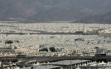 إمارة مكة تطالب الحجاج بعدم الجلوس على مرتفعات الجبال بسبب الرياح