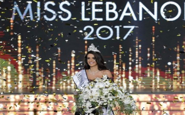 بالصور .. تتويج بيرلا حلو ملكة جمال لبنان لعام 2017