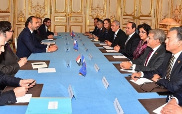 بالصور .. السيسى يبحث مع رئيس وزراء فرنسا تعزيز التعاون الثنائى