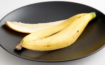 مفاجأة .. فوائد سحريّة مذهلة لقشر الموز