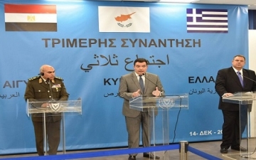 مصر توقع اتفاقاً للتعاون العسكرى مع قبرص واليونان