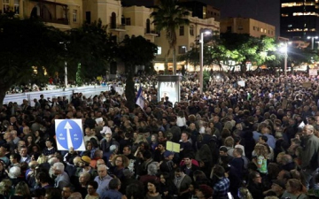عشرات الآلاف من الاسرائيليين يشاركون فى مسيرة “العار” ضد نتنانياهو