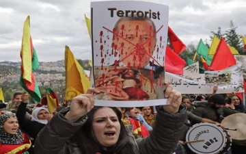 تظاهرات فى لبنان تضامنا مع عفرين السورية تحت شعار” الإرهابى أردوغان”