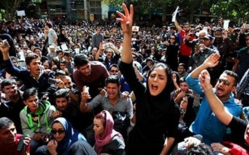 إيران على أعتاب ثورة جديدة