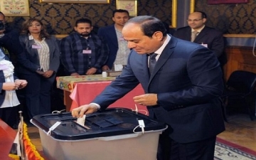 الرئيس السيسى يدلى بصوته فى الانتخابات الرئاسية