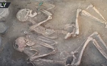 بالفيديو.. روسيا اليوم: العثور على مقبرة “روميو وجولييت” بكازخستان
