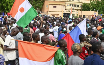 فشل المباحثات بين إيكواس والمجلس العسكري في النيجر .. وتظاهرات حاشدة ترفض التدخل الأجنبي