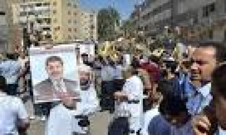 تأجيل محاكمة 112 من أنصار مرسي بالإسكندرية أسبوع بعد تعذر نقلهم
